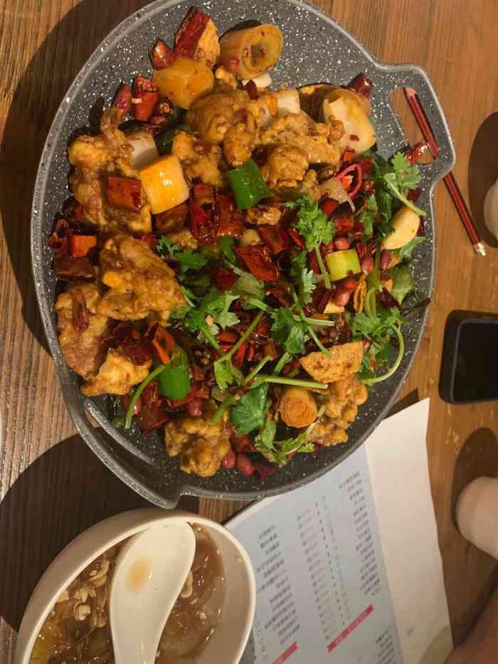 胡桃里(虹桥新华联店)-"过年气氛很好,菜品一直味道是不错的,不是.