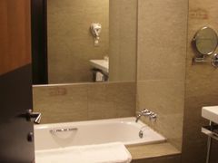 -尊爵天际大饭店 (近台茂)