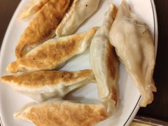 -高雄杨宝宝锅贴