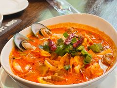 -Chom Cafe and Restaurant