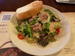 金枪鱼面包色拉-斯比特花园西餐厅(东方商厦店)