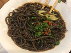 主打的干锅鸭头-安诚居干锅鸭头(八角店)