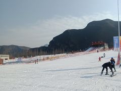 -荣盛康旅野三坡滑雪场