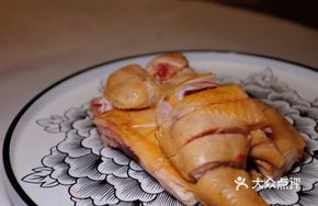 Shark Fin and Bird's Nest Chicken Pot