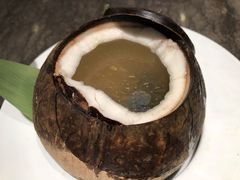 原只椰炖乌鸡汤-汤城小厨•粤菜•靓汤(苏州街店)