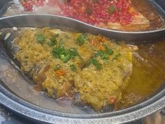 -阿瓦山寨·湘菜现炒·剁椒鱼头王(咸阳总店)