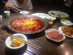 -红九格老火锅(三峡广场店)