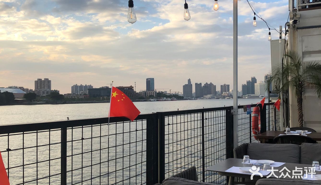 🤭集合所有吐槽点于一身的网红餐厅