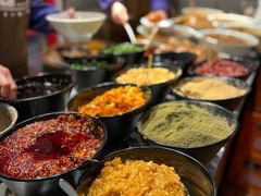 -爆炸头阿姨小四川正宗川味小吃(无任何分店)