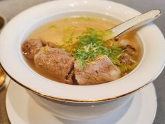 马家沟芹菜灼雪花牛肉汤-怡情荟•海鲜青岛菜(五四广场旗舰店)