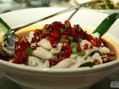鲶鲶不忘-小巴辣子川湘菜餐厅(星游城店)