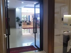 -柏乐口腔医院·舒适化无痛种植牙中心(东盟商务区院)