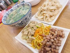 -八百里牛肉汤(盖饭·锅贴·万象城店)