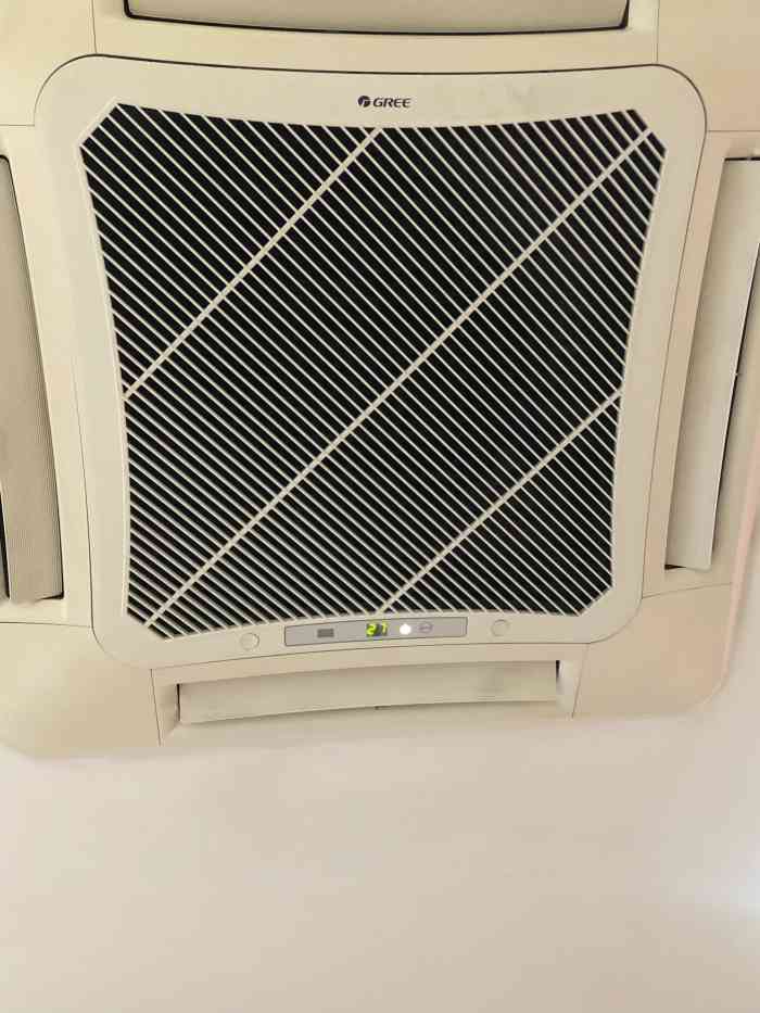 打分    /人 烧饼不错,但空调温度很高,脸上出汗很多,不明天为什么