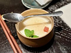 自制酸奶配蜂巢蜜-四季民福烤鸭店(外滩外白渡桥店)