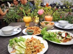 -Dash Teak House
