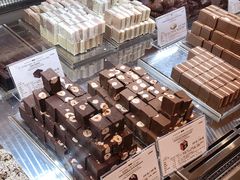 -VENCHI 闻绮(北京国贸商城店)