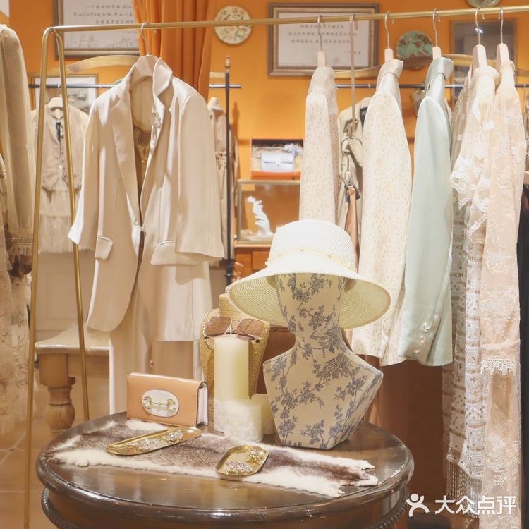 武汉探店 | 法式优雅轻奢服饰liailia周年庆✨