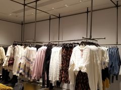 -URBAN REVIVO(欢乐海岸购物中心店)