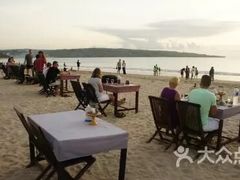 -金巴兰海滩烛光bbq