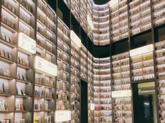 -上海虹桥中心爱琴海亚朵S酒店