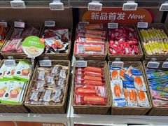 -来伊份(上海市静安区万航渡路889广场店)