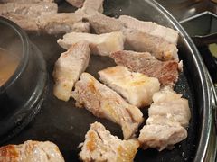 -江南猪肉商会无限续吃(弘大店)