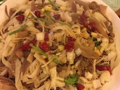 -闯关东东北农家菜(崂山石老人店)