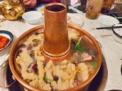 -岳记兴隆·青城腊排铜火锅(融创店)