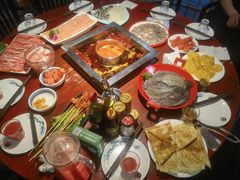 -二荆条·蜀鲜汇城市森林火锅