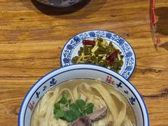 -十二忠手拉面(燎原街店)