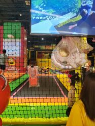 -蹦蹦跳跳(新奥购物中心店)