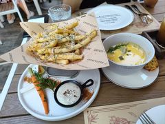 -Mark&Mars Restaurant