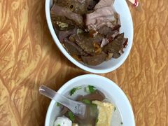 -松树干拌面店
