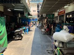 -Kha Mu Charoensang(Silom)