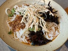 老昆明凉米线-半山腰·云南菜(侨福芳草地店)