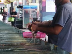 -三亚火车头万人海鲜广场