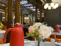 店内布置-阿瓦山寨·湘菜现炒·剁椒鱼头王(咸阳总店)