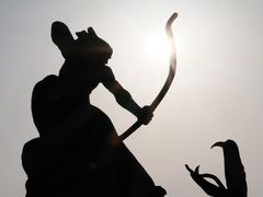 -巴陵广场