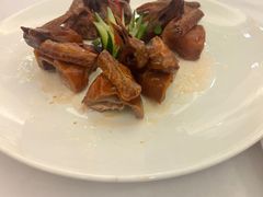 脆皮红烧乳鸽-山泉公馆酒家(珠江新城店)