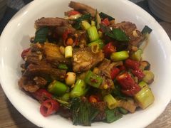 蒜苗回锅肉-建辉湖南土菜馆(南大街店)