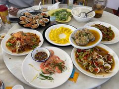 -覃记海鲜美食餐厅