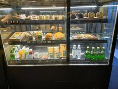 面包甜点陈列柜-星巴克(西藏路店)