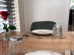 -Mark&Mars Restaurant