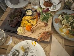 -Mark&Mars Restaurant