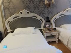 -柏纳酒店(百色市政府恒基广场店)