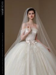 -Renee芮亦婚纱(原丽莎)