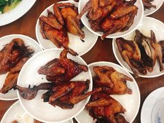 红烧乳鸽-煲煲掂风味煲仔饭餐厅(西区店)