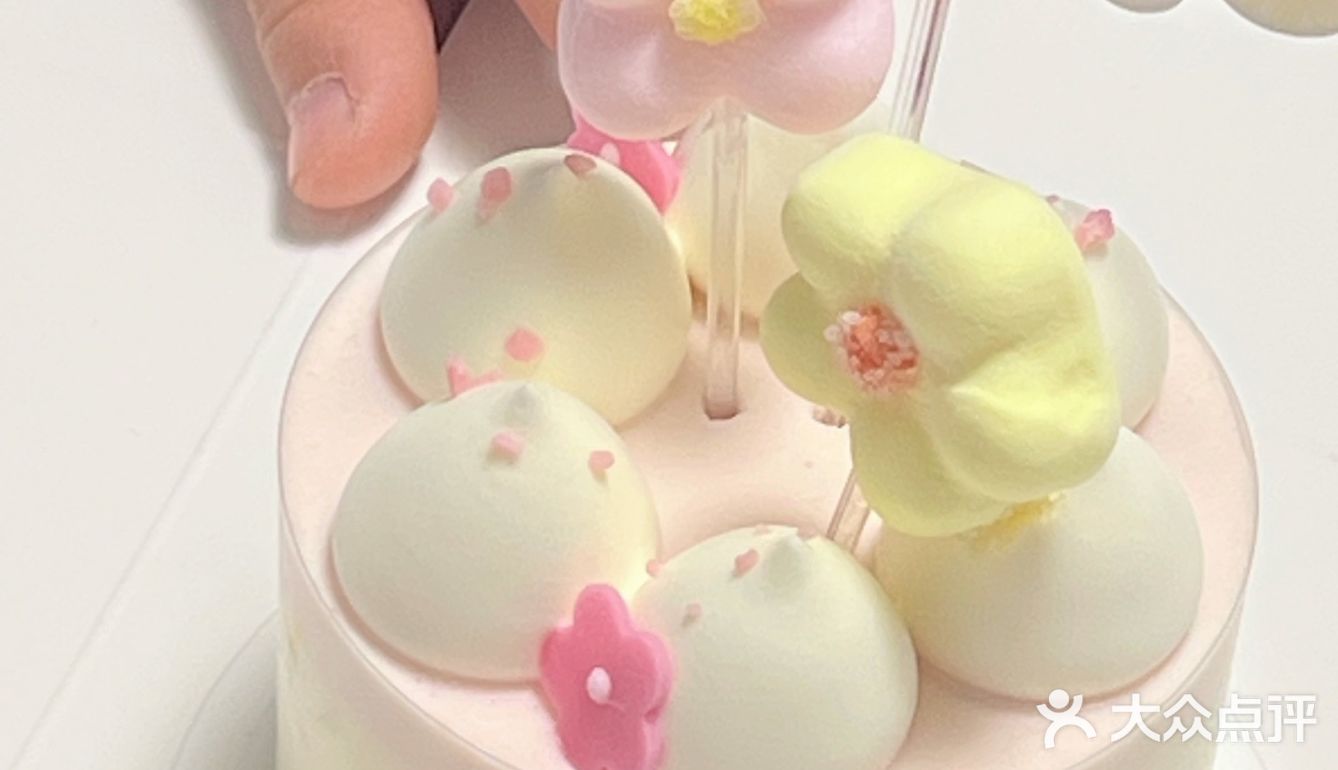 我就问好利来迷你蛋糕有哪位姐妹不想吃呢？！💗