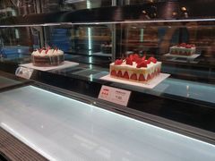 面包甜点陈列柜-巴黎贝甜(泗泾店)